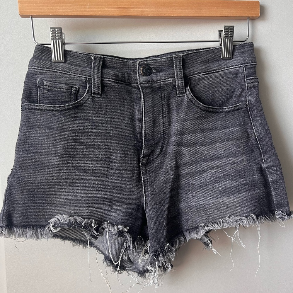 Celebrity Pink Women’s Black High-Waisted Frayed Shorts Size 3/26